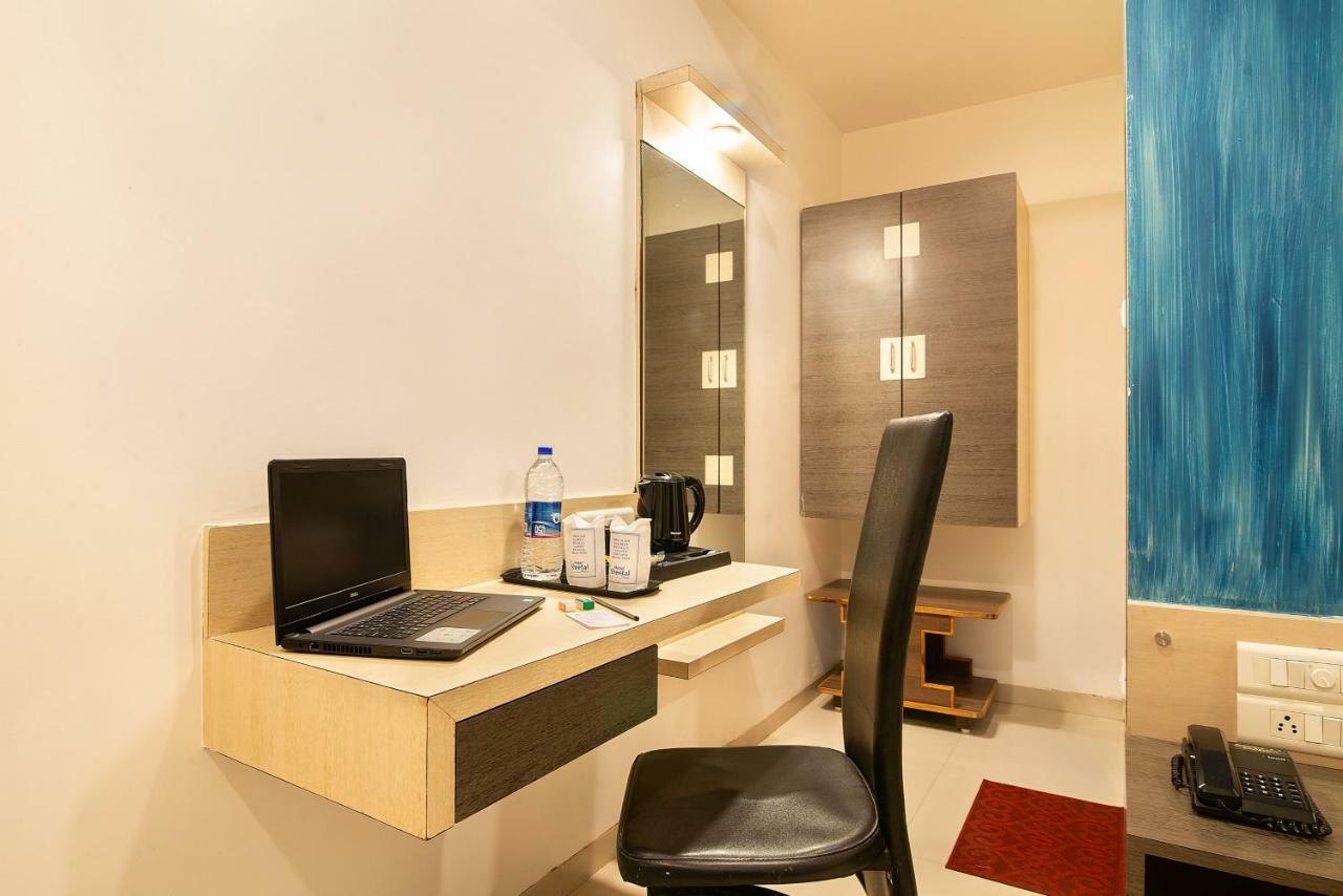 Hotel Sheetal Plaza Surat Eksteriør bilde