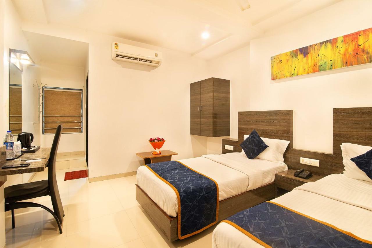 Hotel Sheetal Plaza Surat Eksteriør bilde