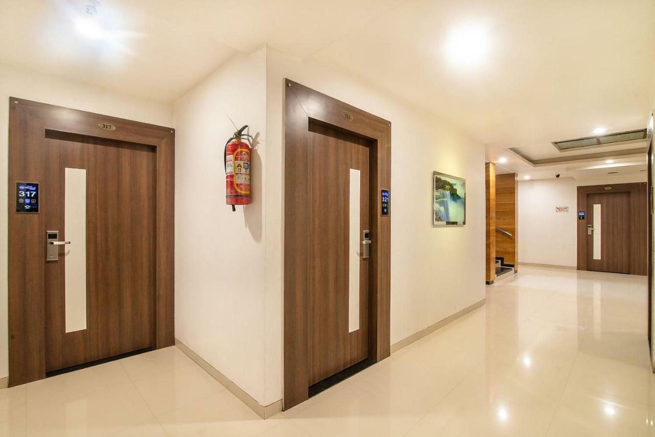 Hotel Sheetal Plaza Surat Eksteriør bilde
