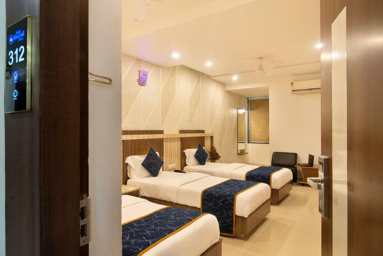 Hotel Sheetal Plaza Surat Eksteriør bilde