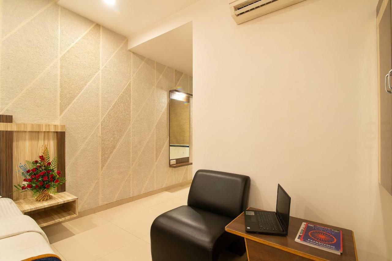 Hotel Sheetal Plaza Surat Eksteriør bilde