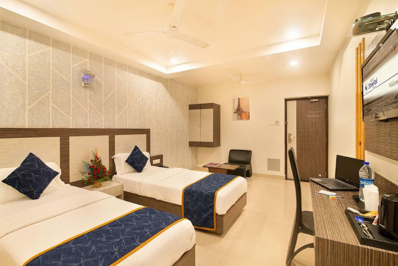 Hotel Sheetal Plaza Surat Eksteriør bilde