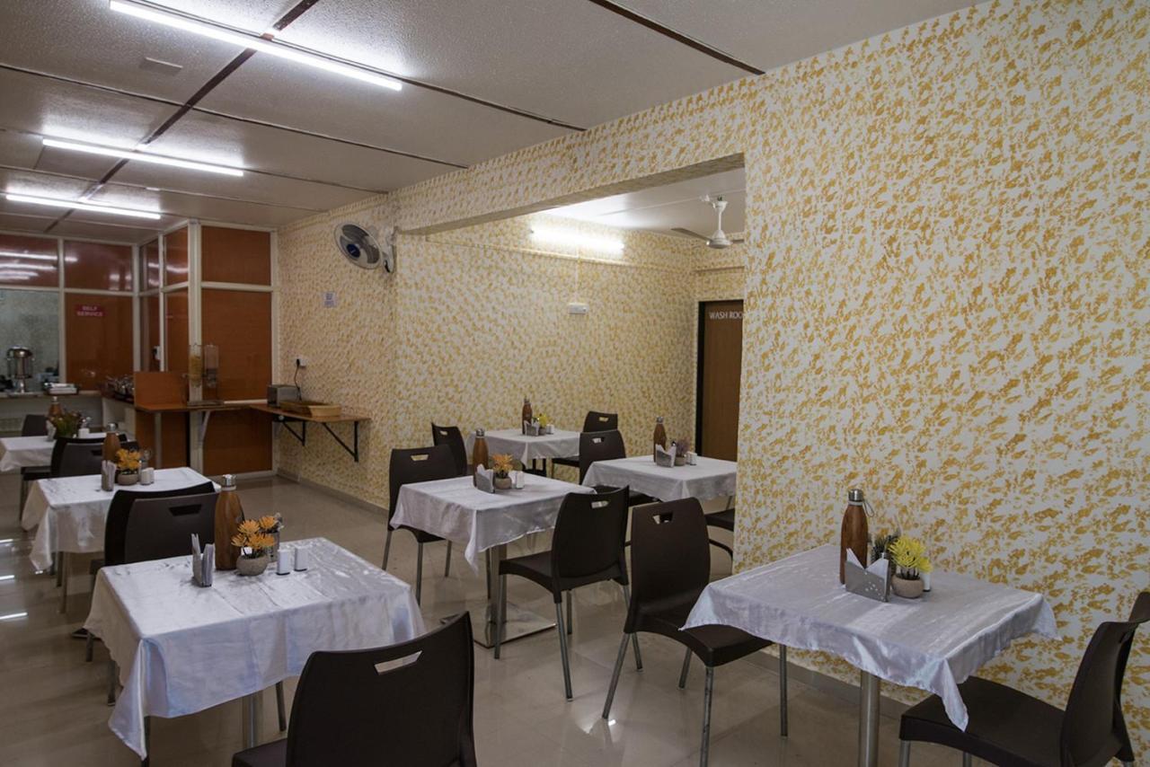 Hotel Sheetal Plaza Surat Eksteriør bilde